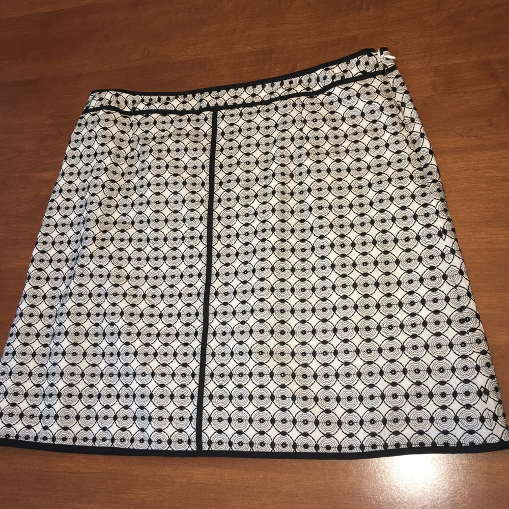 Talbots petites cute black and white skirt